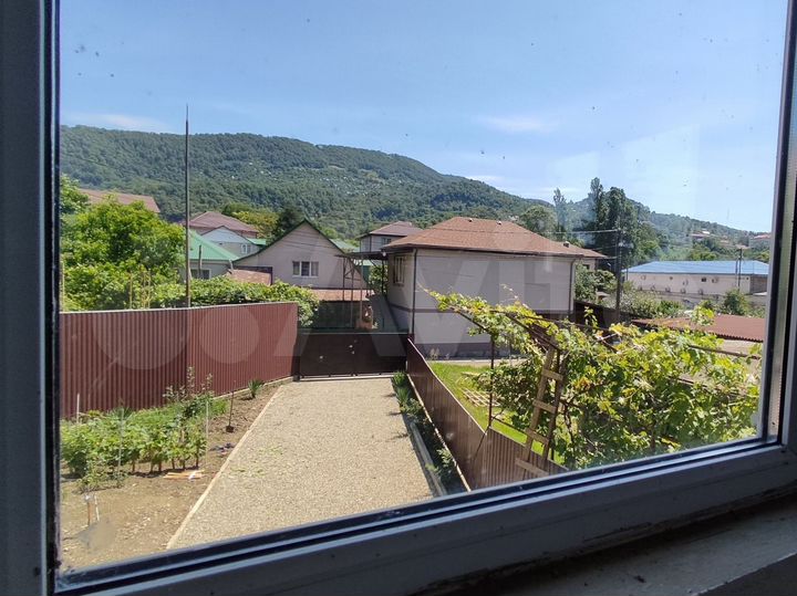 Дом 200 м² на участке 6,8 сот.