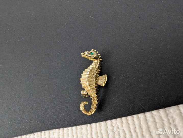 Винтажная брошь морской конек