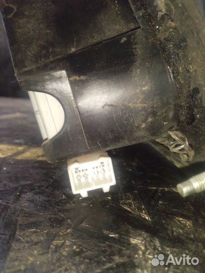 Фонарь правый nissan bluebird u14