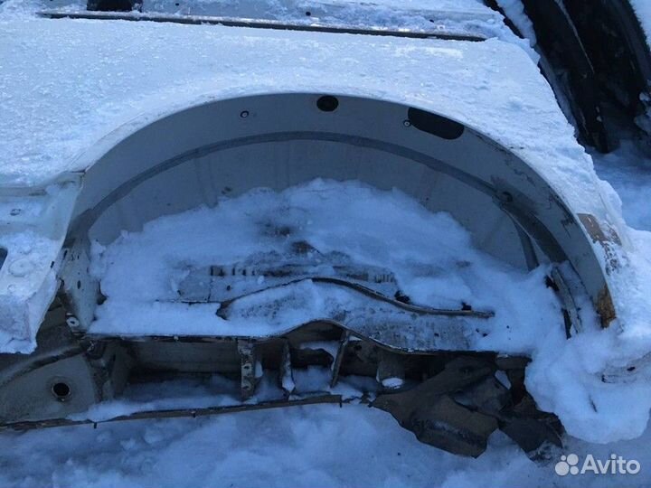 Крыло заднее правое Volkswagen Transporter