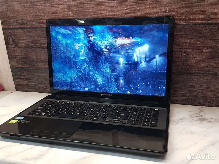 Игровой ноутбук i5 8Gb Nvidia 710M Ssd 17