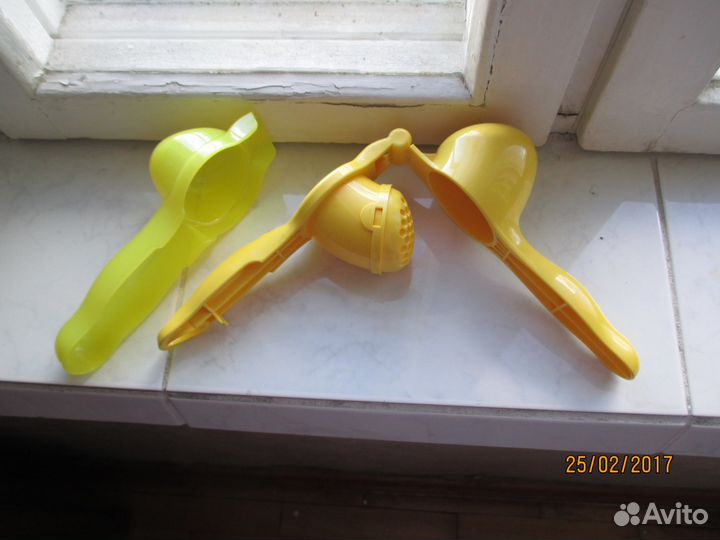 Измельчитель-давилка для фруктов и овощей