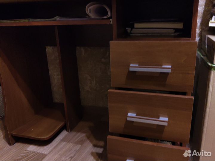 Стол письменный компьютерный