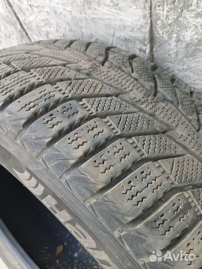 Hankook Winter I'Cept IZ2 215/60 R17 96B