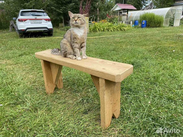 Скамья и стол из дерева