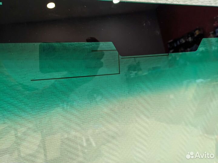 Стекло лобовое toyota hilux 2015- антенна/обогрев