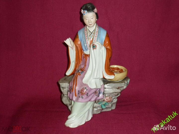 Вышивающая китаянка Старый китай Цзиндэчжэнь