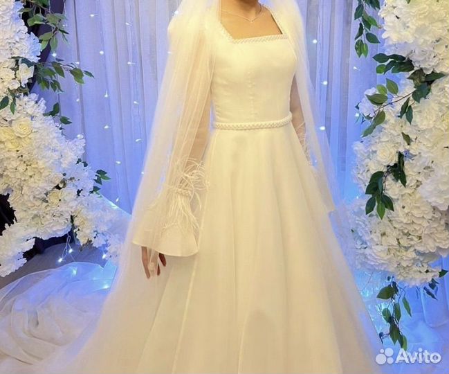 Свадебное платье со шлейфом 42-44
