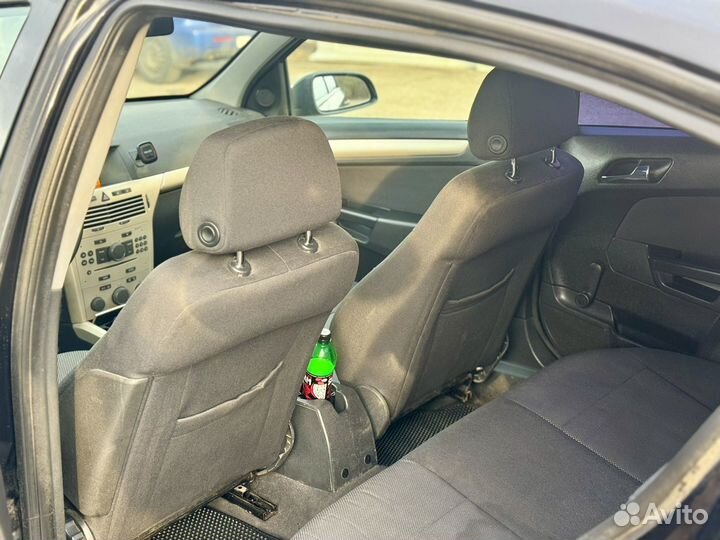 Opel Astra 1.6 МТ, 2008, 298 231 км