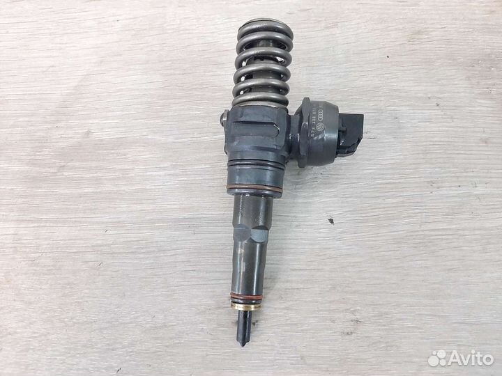 Форсунка топливная Volkswagen Tuareg 1