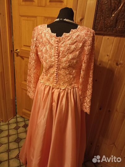 Платье вечернее, бальное