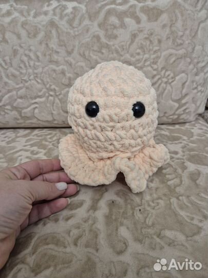 Персиковый плюшевый осьминог