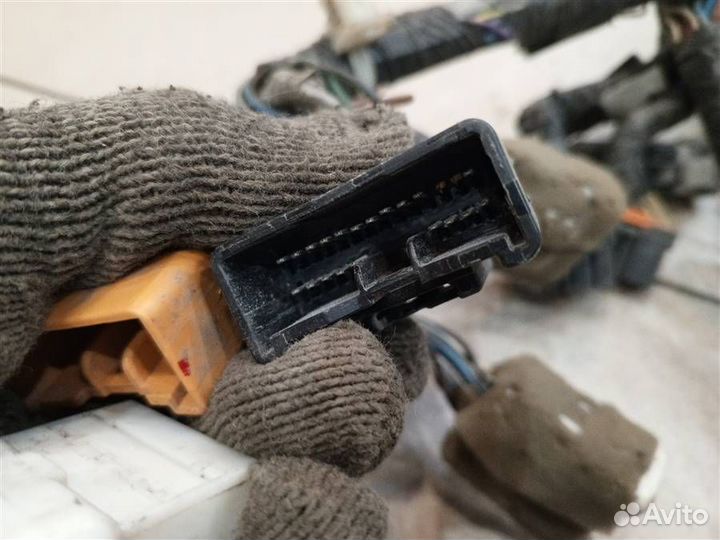 Проводка подкапотная Mitsubishi Pajero iO 1998-20