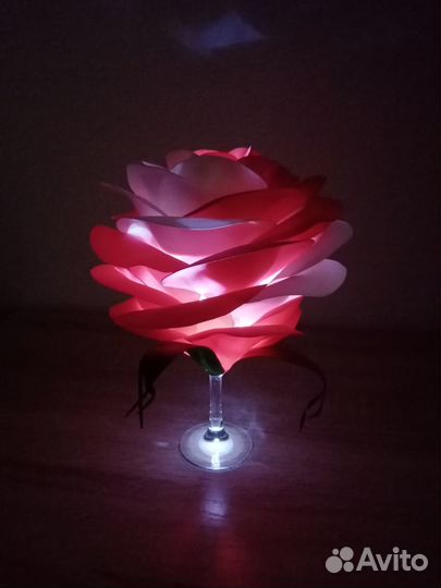 Ночник Роза на бокале