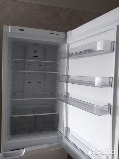 Холодильник бу Атлант