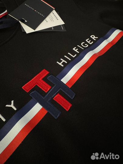 Свитшот Tommy Hilfiger новый