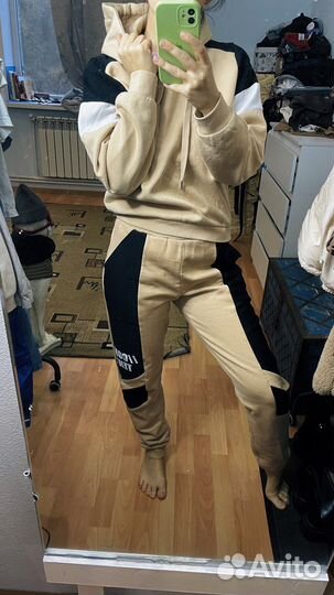 Спортивный костюм женский