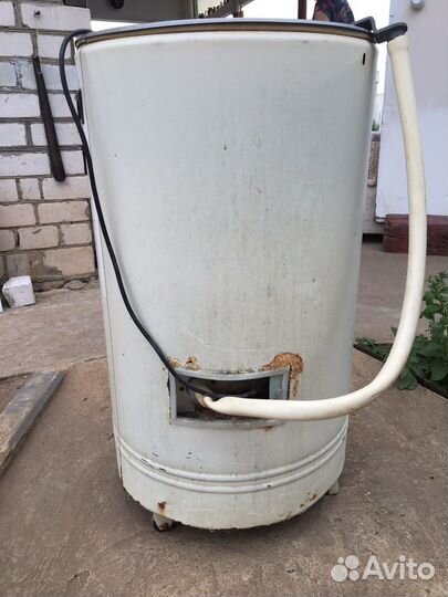 Продается стиральная машинка СССР