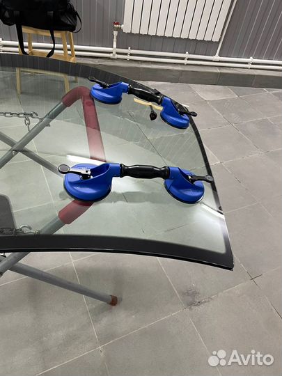 Лобовое стекло на Hyundai Starex H1