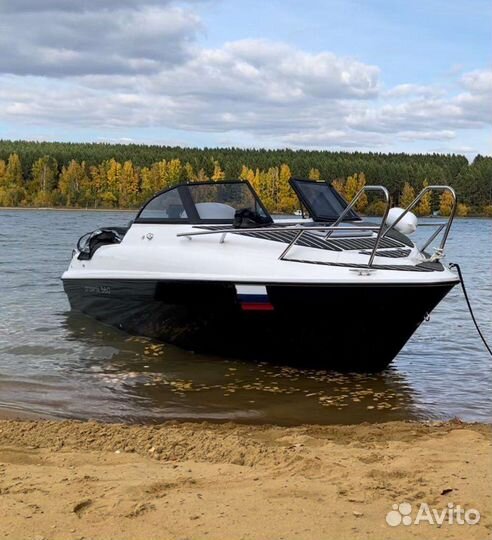 Катер Phoenix 560