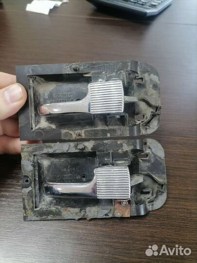 Внутренняя ручка открытия двери Audi 200