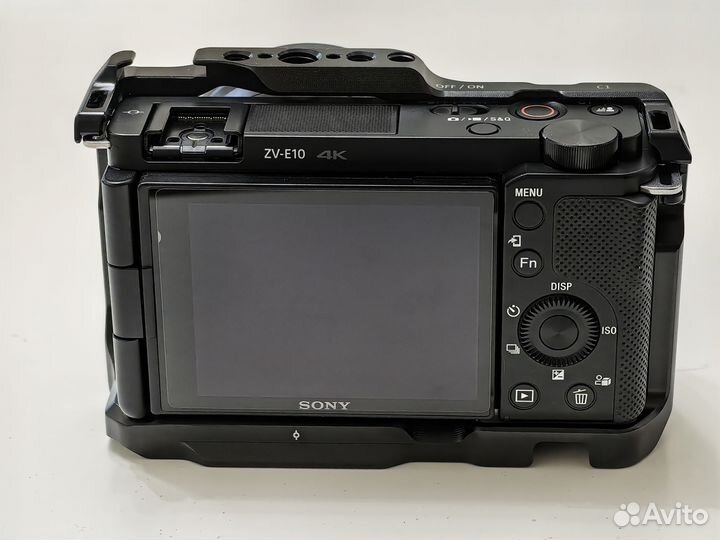 Sony zv e10 (body) в клетке small rig