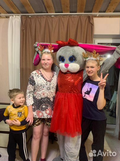 Ростовая кукла Зайка экспресс поздравление