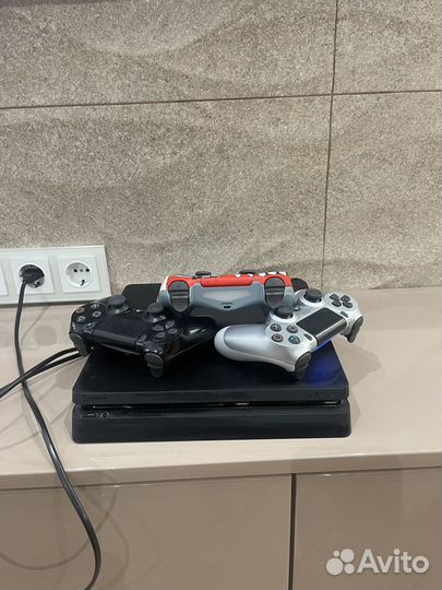 Sony PS4 slim