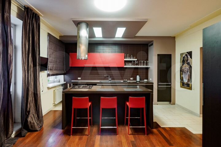 3-к. квартира, 135,6 м², 3/5 эт.