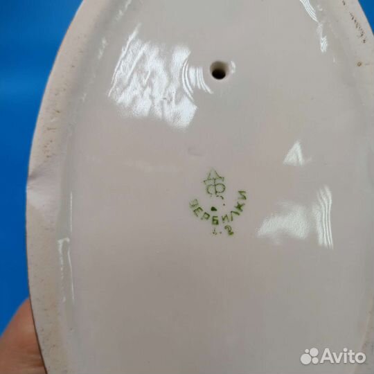 Фарфоровая статуэтка 