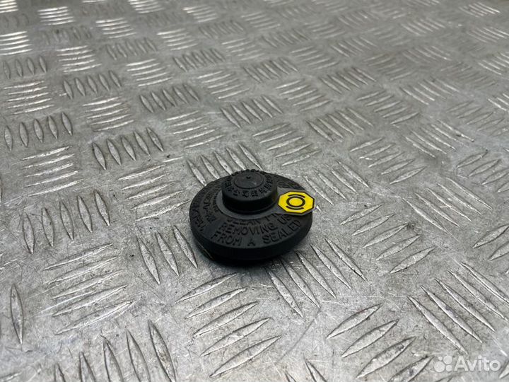 Крышка бачка тормозной жидкости Toyota Camry V50