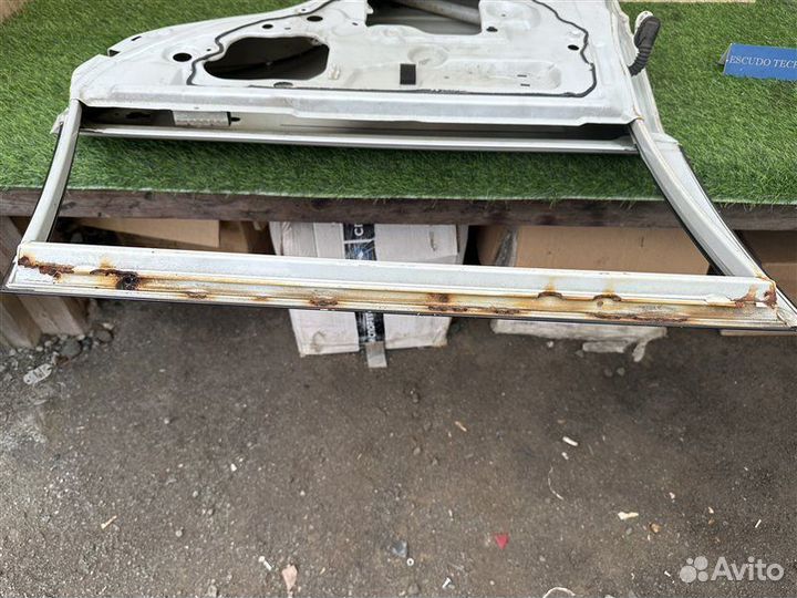 Дверь задняя правая Suzuki Escudo TDA4W J24B 2011