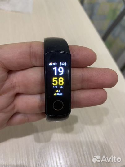 Фитнес-браслет Huawei honor Band 4-7B5