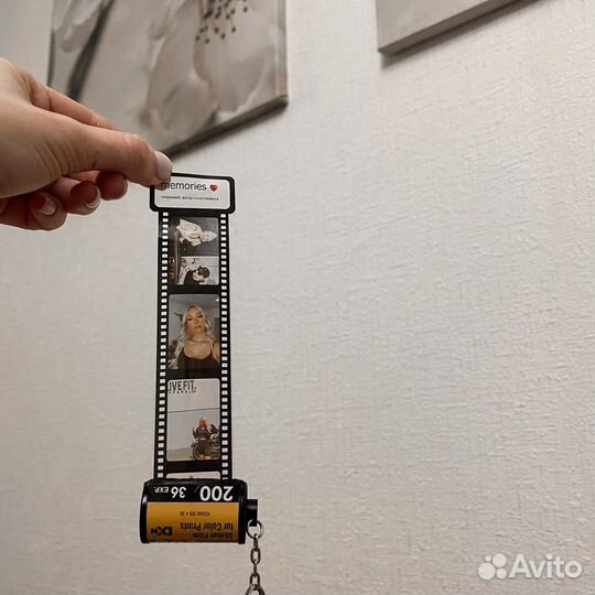 Подарок брелок с фото внутри ретро катушки