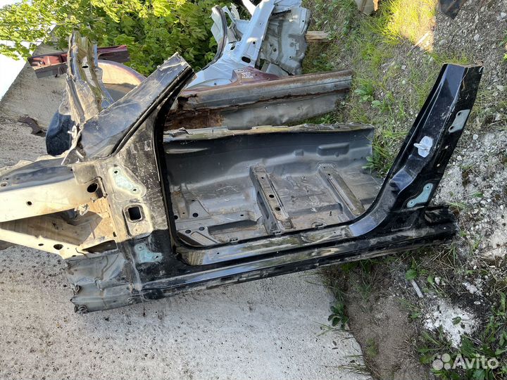 Порог левый со стойками Mercedes C-class w204 сед