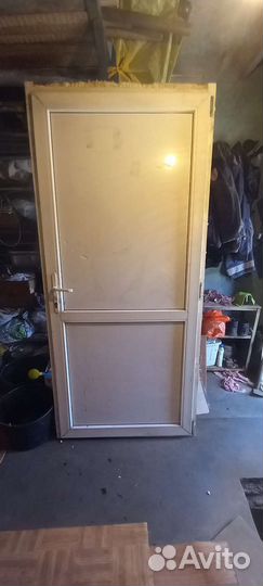 Дверь пластиковая