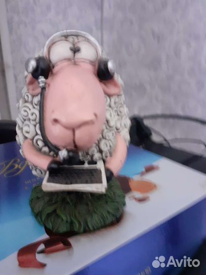 Фигурки котика и овечки