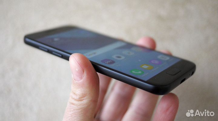 Телефон samsung A3 2017