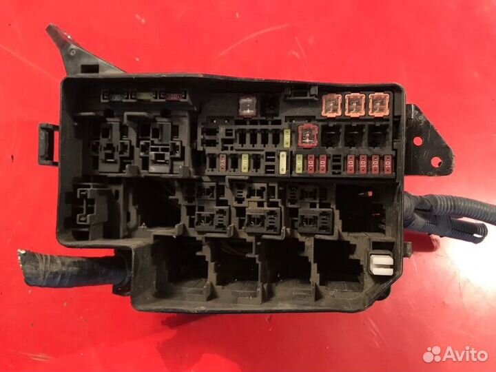 Блок предохранителей Toyota Rav4