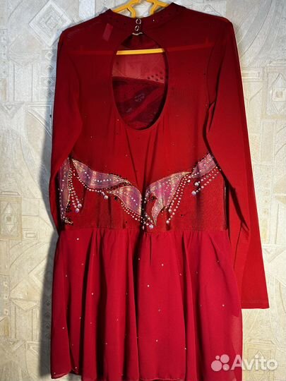 Платье выступлений для фигурного катания