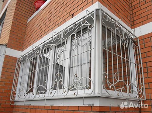 Решетка на окно сварная / кованая с установкой