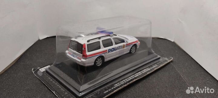 Модель Volvo V70 Cararama 1:43