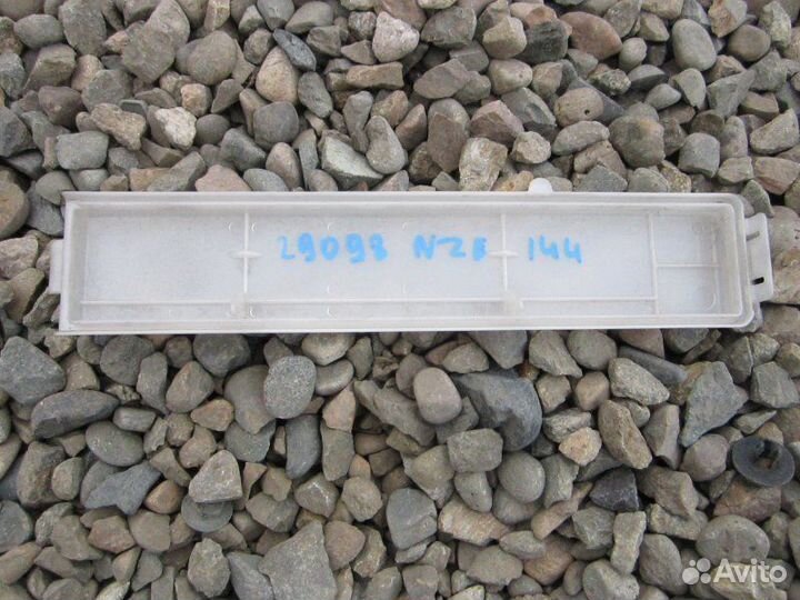 Крышка салонного фильтра Toyota Corolla Fielder