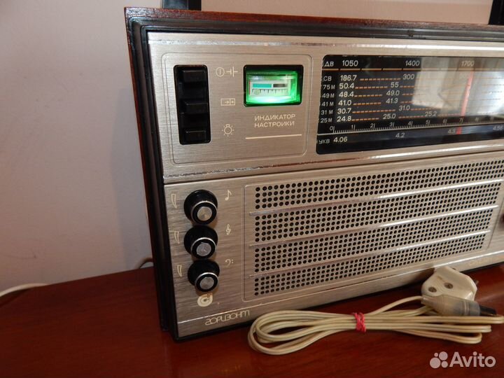 Советский радиоприемник Океан 214 с FM