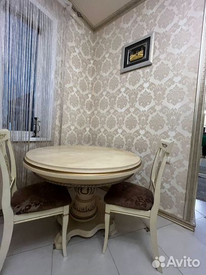 Стол со стульями бу дерево