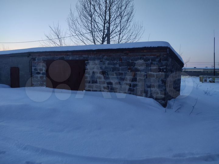 Гараж, > 30 м²