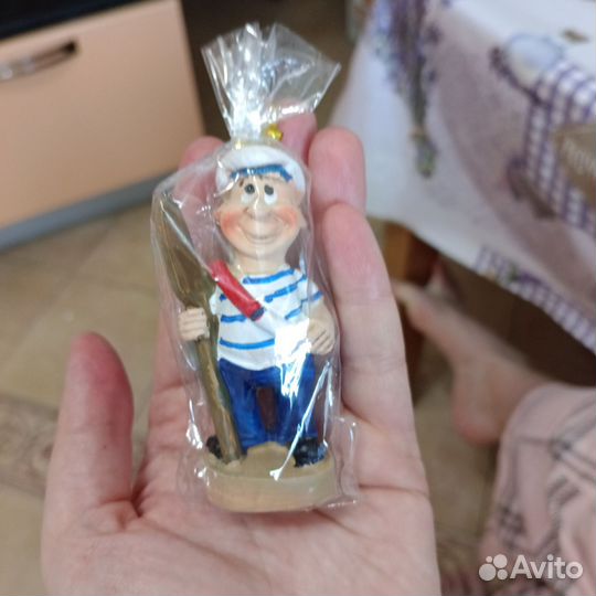 Фигурка моряка