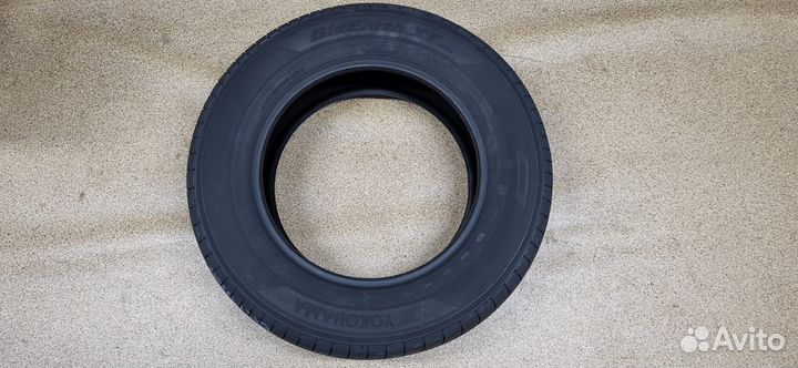 Yokohama BluEarth-XT AE61 215/65 R16 98H