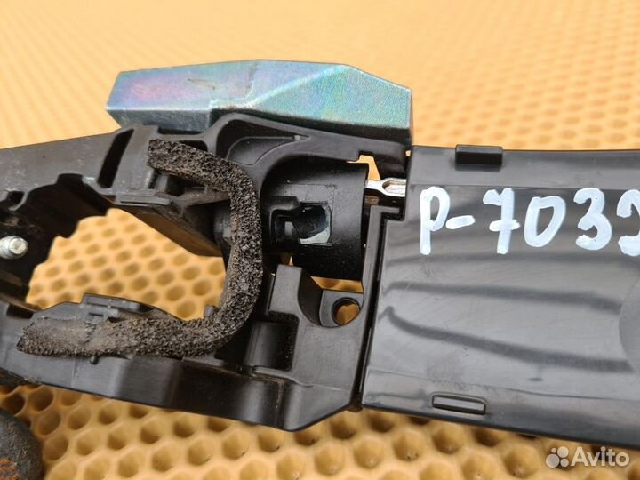 Кронштейн ручки двери правый Infiniti