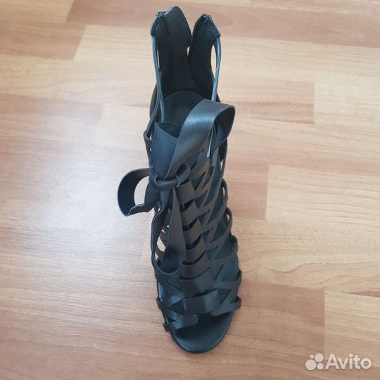 Босоножки